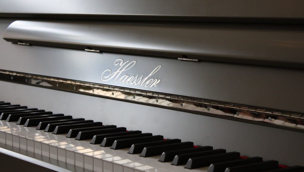 Haessler H-118 Upright Piano