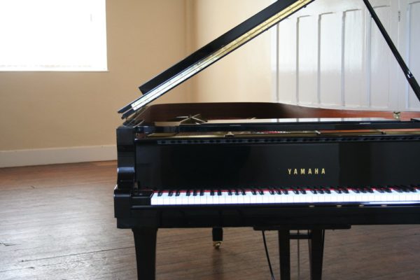 Yamaha C7 Grand Piano