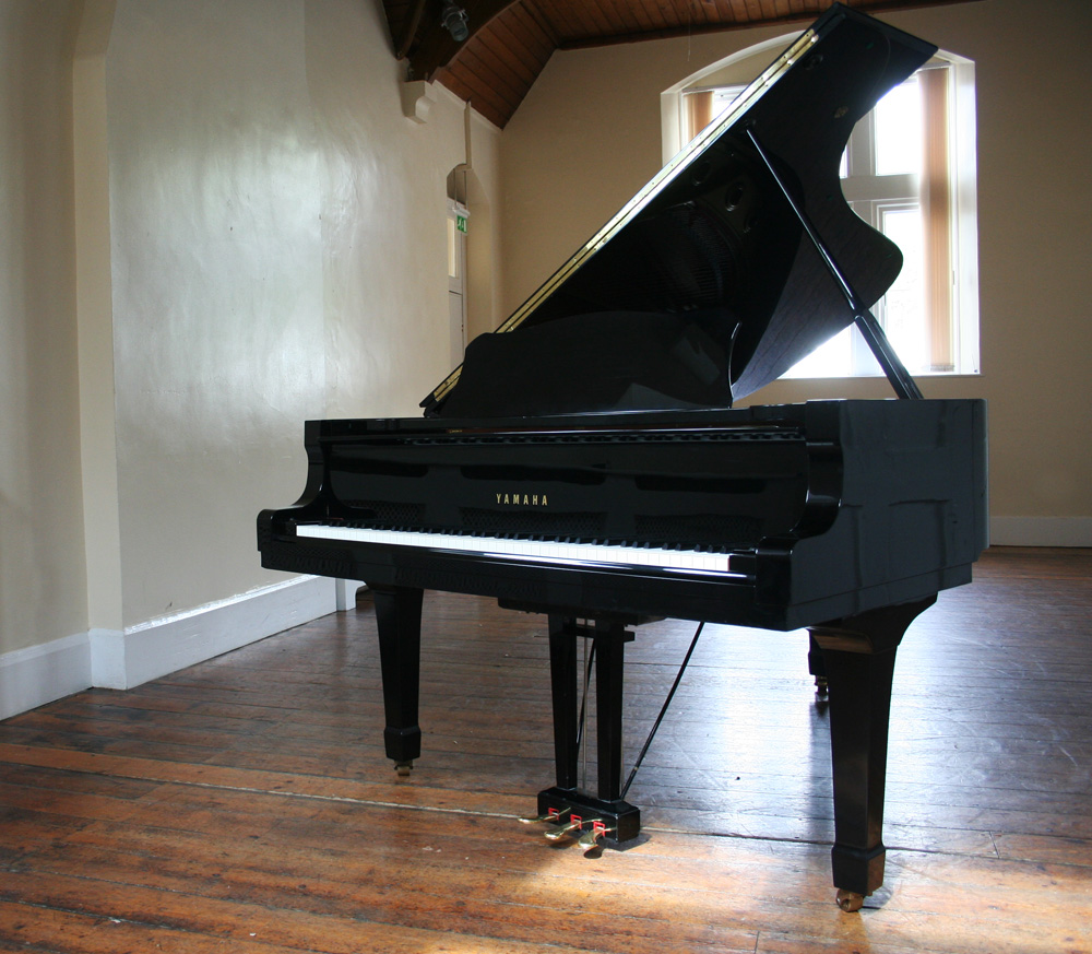 Yamaha C7 Grand Piano