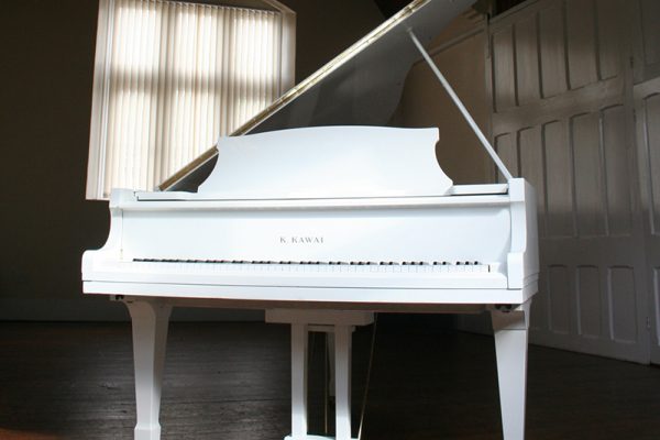 Kawai KG 2D Grand Piano in white