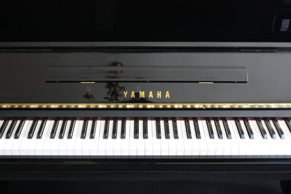 Yamaha U3 piano 1988 front