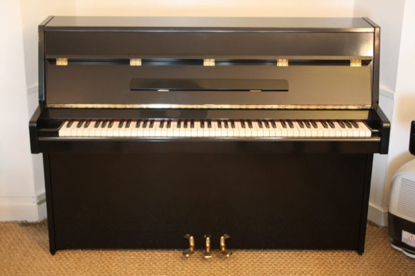 Yamaha Upright Piano C Series