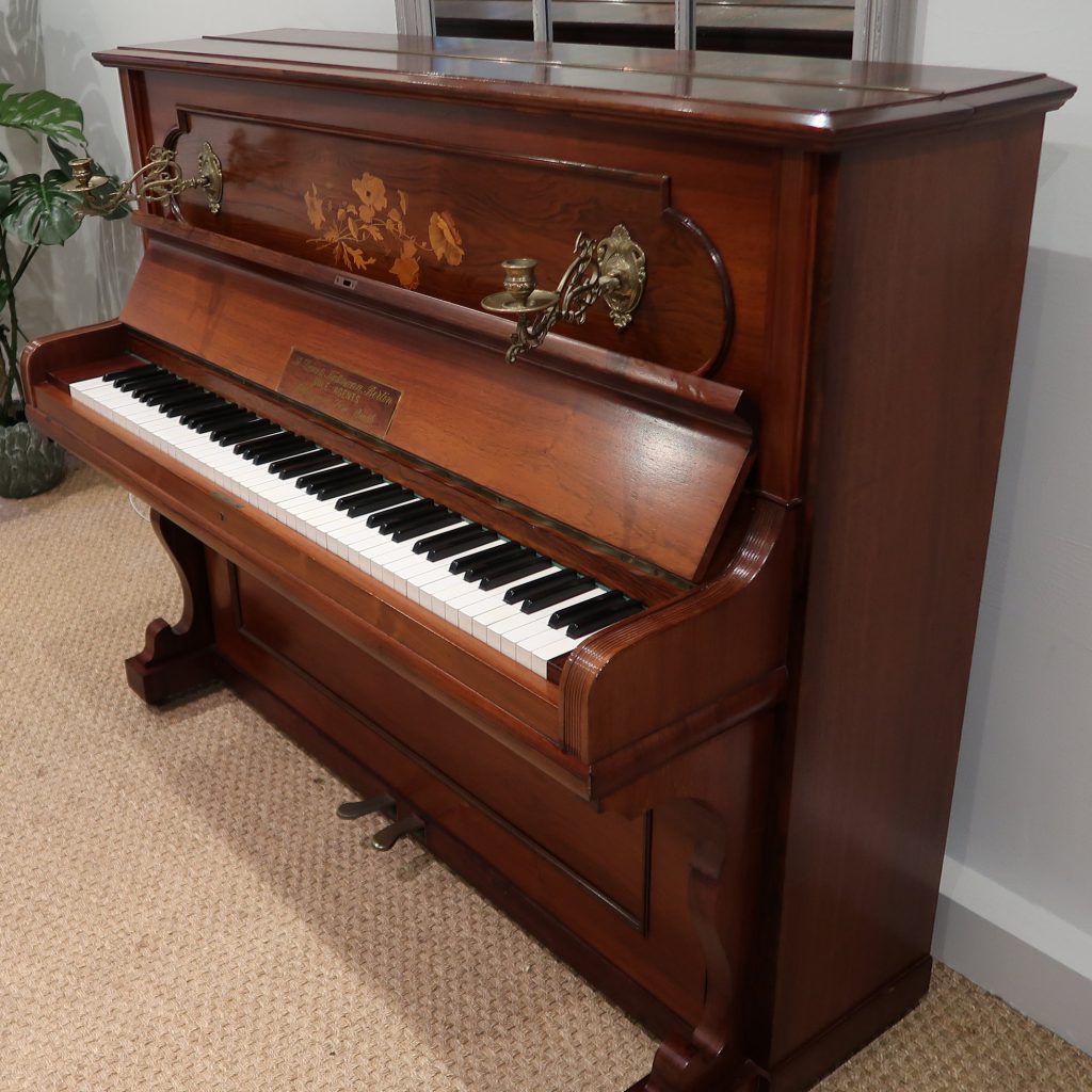 Gorse & Kallmann traditional upright piano