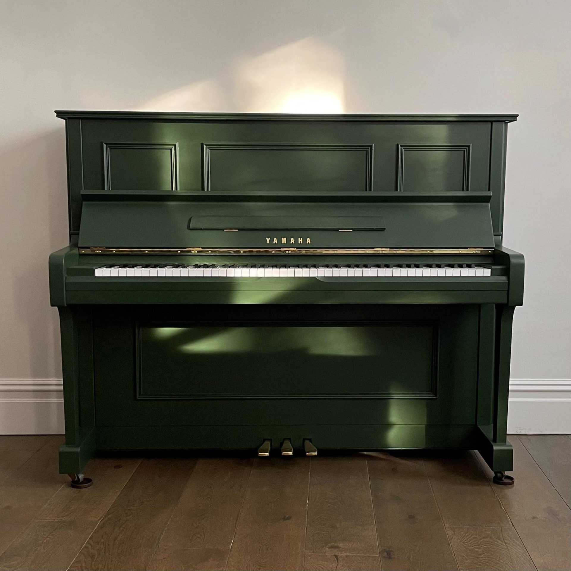Yamaha U1 Traditionally Styled Painted Upright Piano, Duck Green